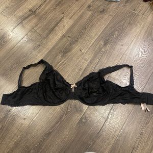 Unlined lace VS bra